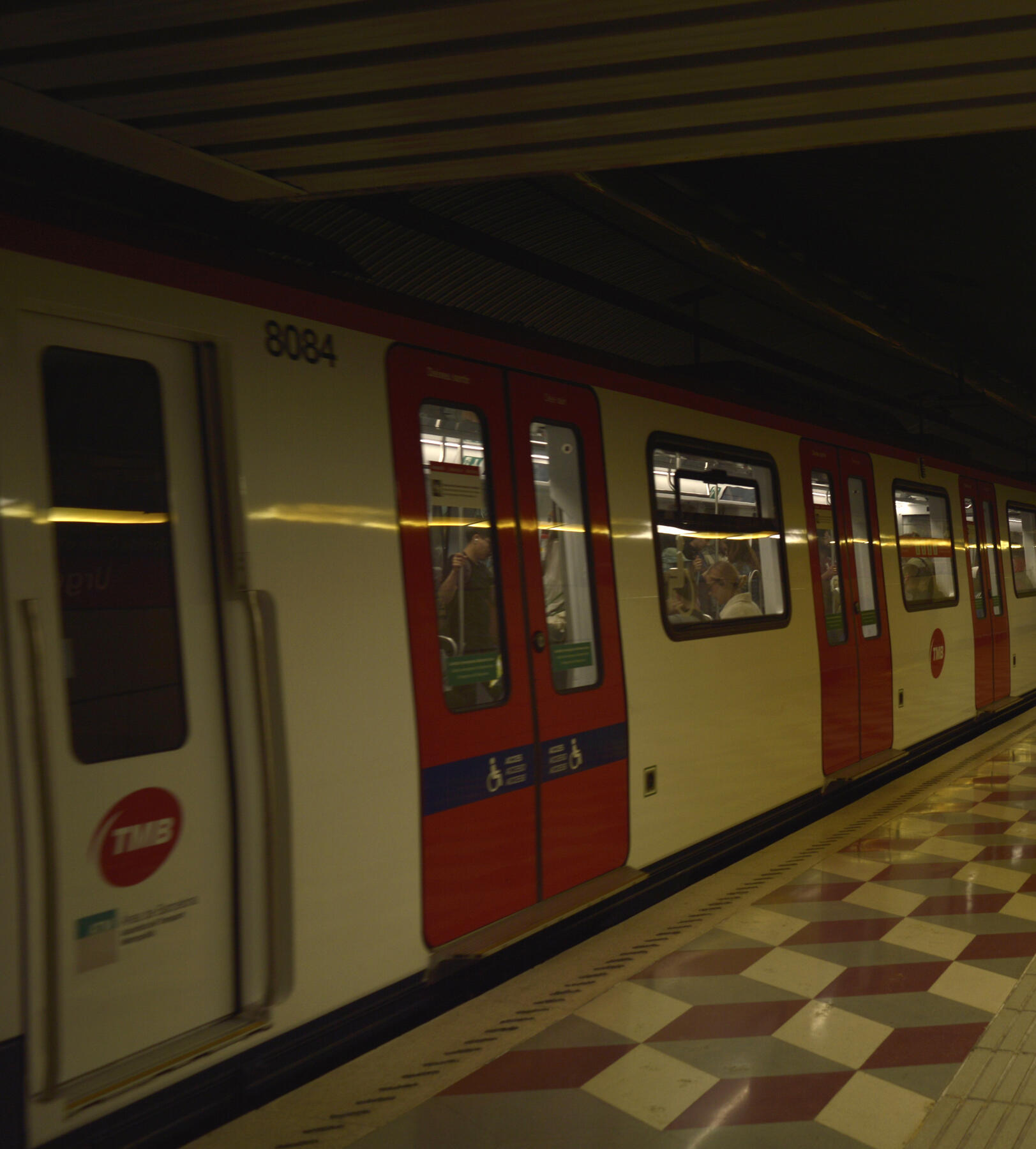 Imagen ilustrativa de Metro en Barcelona.